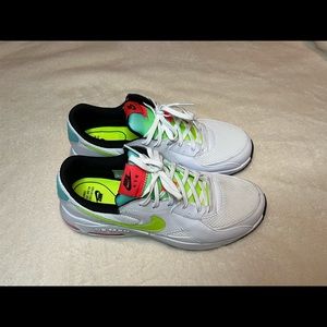 Women’s size 10 Nike Air Max Excee
